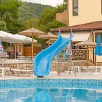 Eco Momata Hotel