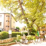 Hotel Eco Momata