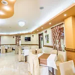 Hotel Eco Momata