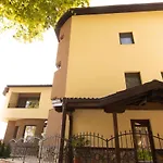 Hotel Eco Momata 2*