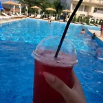 Hotel Eco Momata 2*