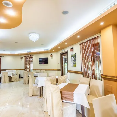 Hotel Eco Momata