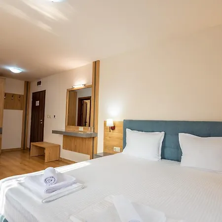 فندق Eco Momata 2*