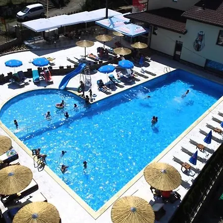 酒店 Eco Momata 2*