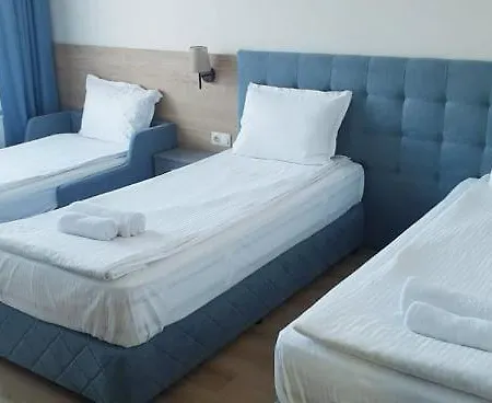 Eco Momata Хотел Коларово