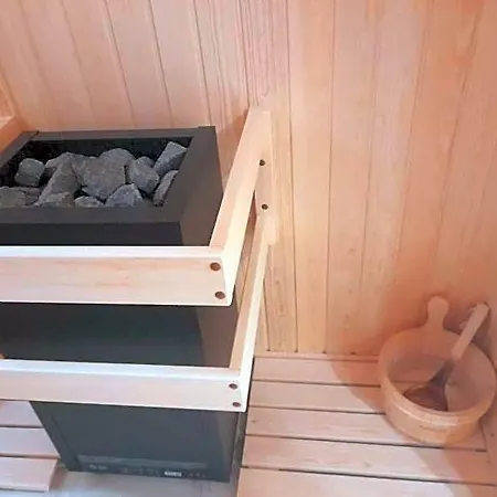 Eco Momata Hotel 2*